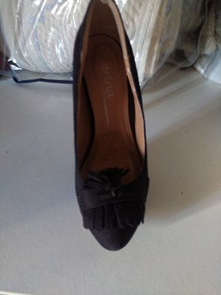 Zapatos negros tacón fino