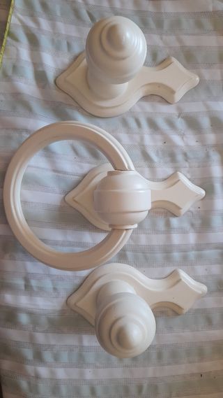 Perchas de baño blancas - Madera