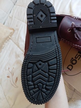 Zapatos Dos pies Apache 
