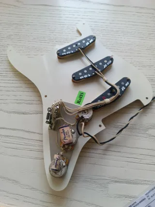 Fender Stratocaster Relic 57 electrónica
