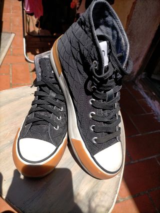 Zapatillas para mujer de caña alta estilo Converse