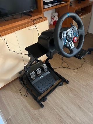 Simulador de carreras Logitech 
ps4,ps5, y PC