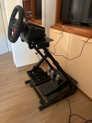 Simulador de carreras Logitech 
ps4,ps5, y PC