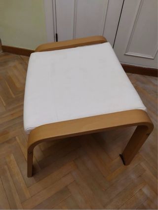 Sillón y reposapiés IKEA PÖANG blanco y madera