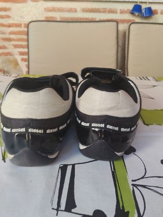 Zapatos Diesel negros y plateado