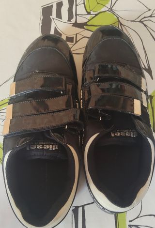 Zapatos Diesel negros y plateado