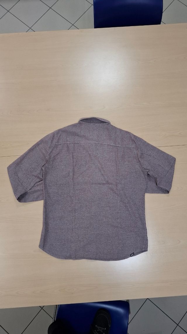 A Bellissima camicia Vans L