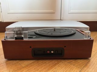 Tocadiscos marrón vintage