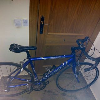 BICICLETA MERIDA ROAD 880  RODILLO MARCA ELITE