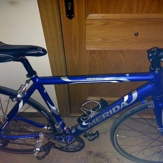 BICICLETA MERIDA ROAD 880  RODILLO MARCA ELITE