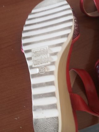 Sandalias rojas tacón 