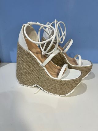 Sandalias cuña blancas