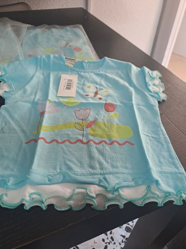 4 Camisetas niña flores mariposas precio  cada