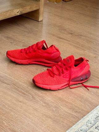 Zapatillas Under Armour rojas