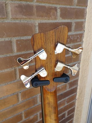 Bajo Warwick Streamer LX