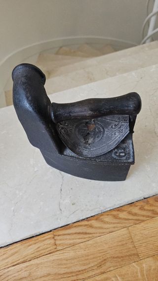 Plancha antigua de hierro - carbón