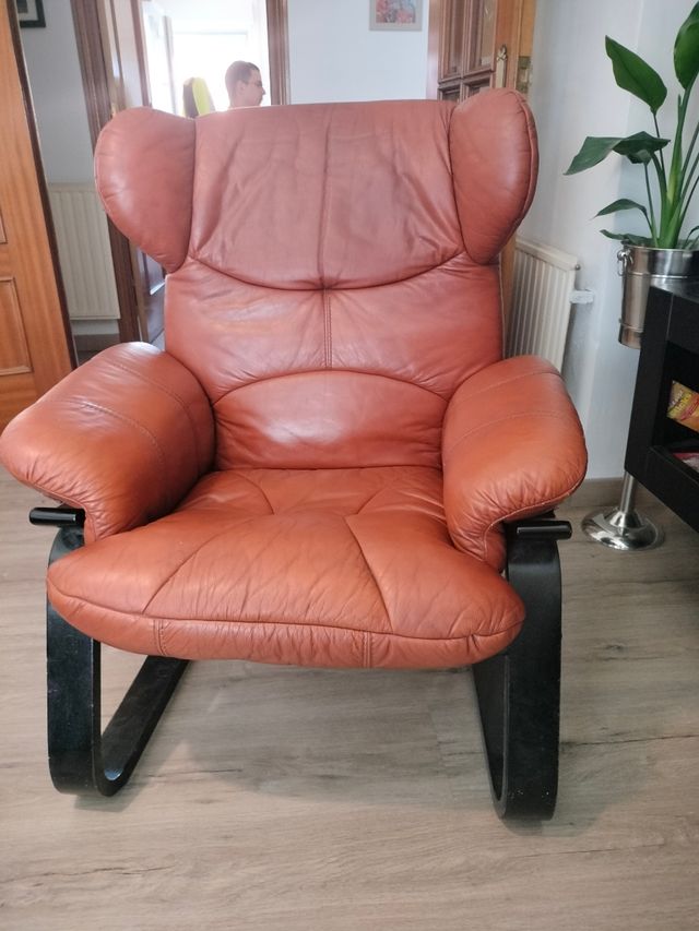 Butaca piel marrón relax