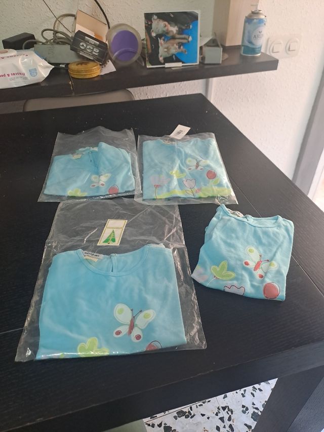 4 Camisetas niña flores mariposas