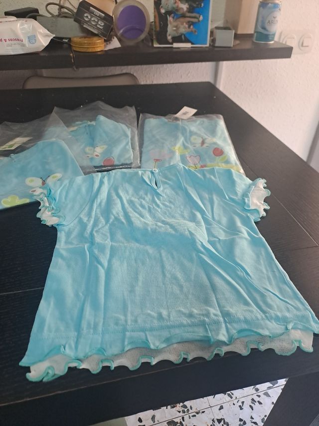 4 Camisetas niña flores mariposas