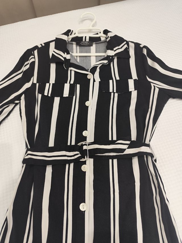 Vestido Bershka rayas blanco-negro