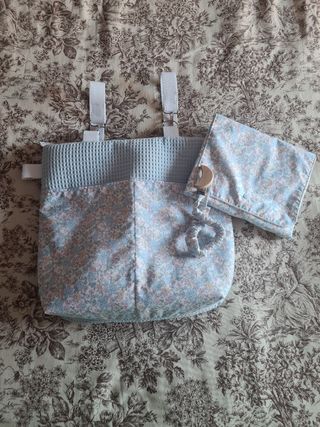 Bolso carro de bebé + cambiador + chupetero.