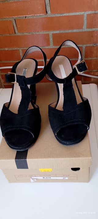 Sandalias negras tacón - 37 Usado poco en eventos