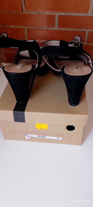 Sandalias negras tacón - 37 Usado poco en eventos