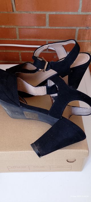 Sandalias negras tacón - 37 Usado poco en eventos