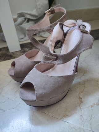 Zapatos tacón beige fiesta