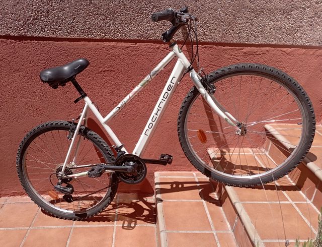 Bicicleta (Modelo 'Rockrider') de "b'Twin"