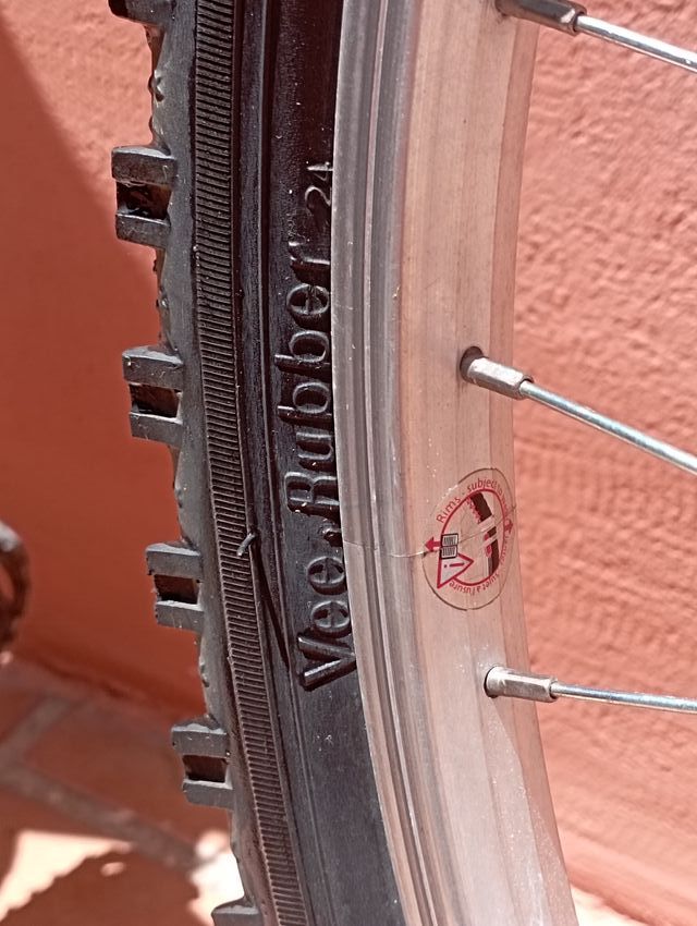 Bicicleta (Modelo 'Rockrider') de "b'Twin"