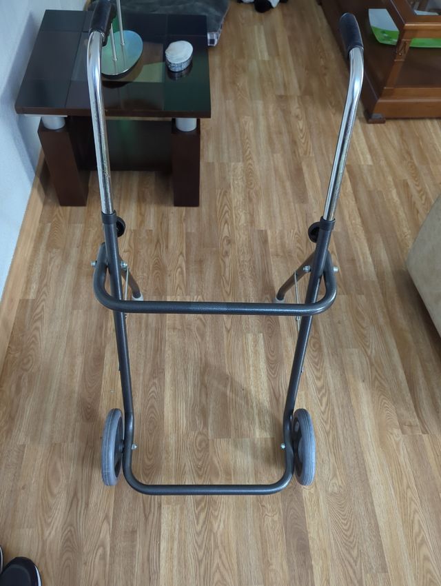 Andador plegable resistente