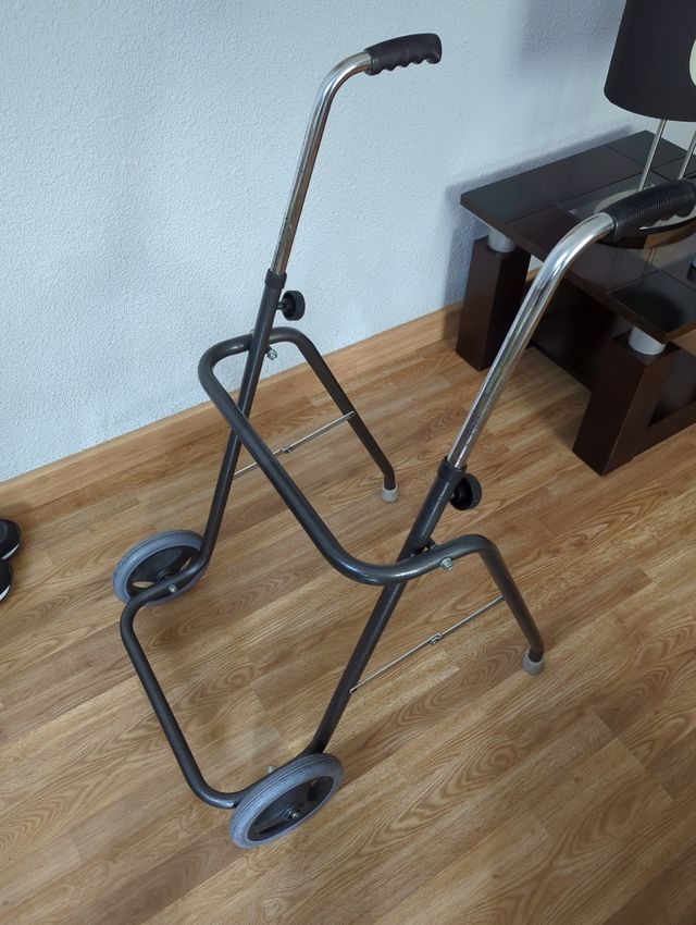 Andador plegable resistente