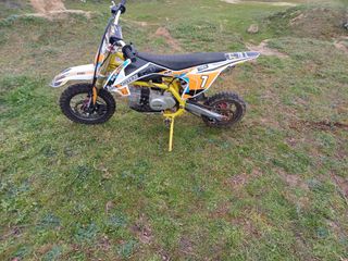 Moto pit bike semi automática ,sin enbrage ,cuidad