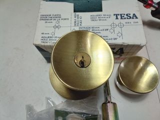 Cerradura pomo TESA 2502 para puerta entrada