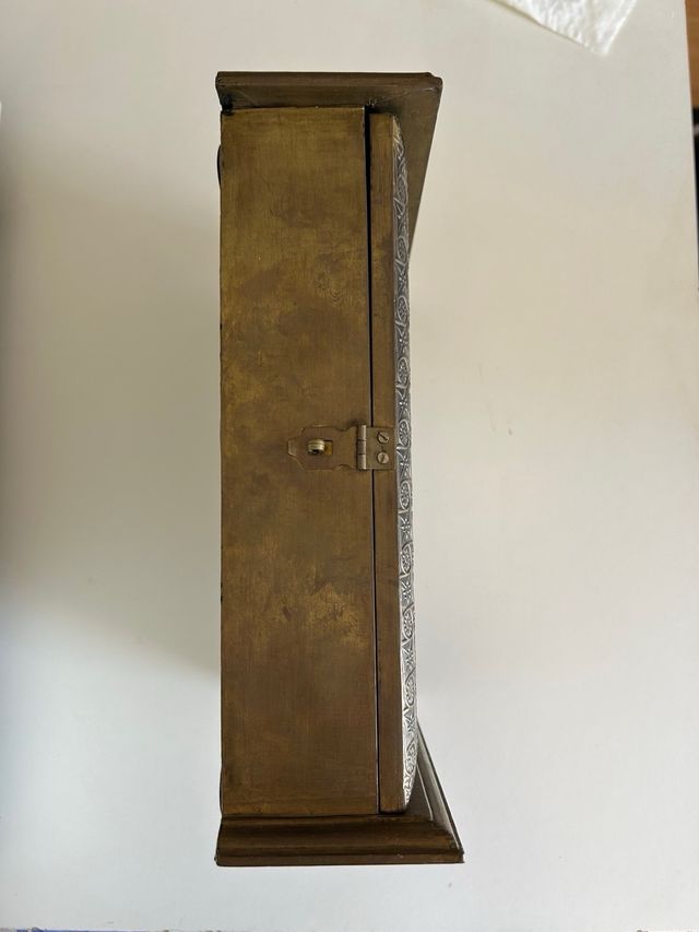 Caja de llaves vintage con marco