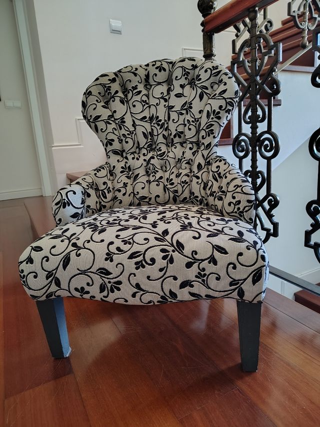 Sillón antiguo retapizado