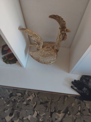 Gallina decorativa tallada
