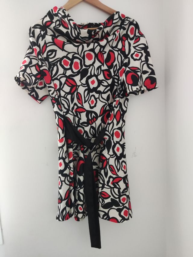 Vestido flores rojo blanco negro S-M