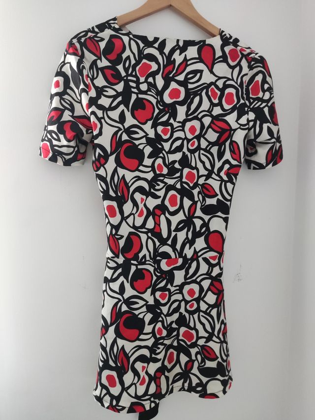 Vestido flores rojo blanco negro S-M