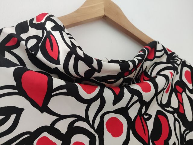 Vestido flores rojo blanco negro S-M