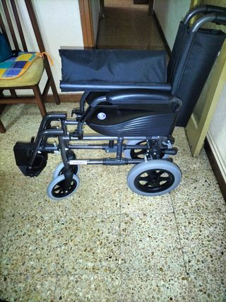 Silla de ruedas plegable