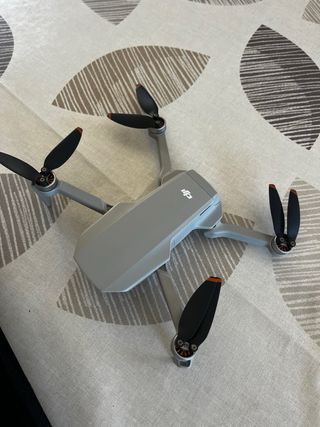 DJI Mini 4K - Dron con funda