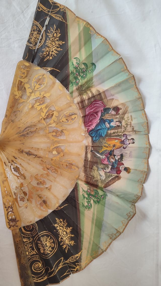 Abanico siglo XIX pintado a mano a dos caras