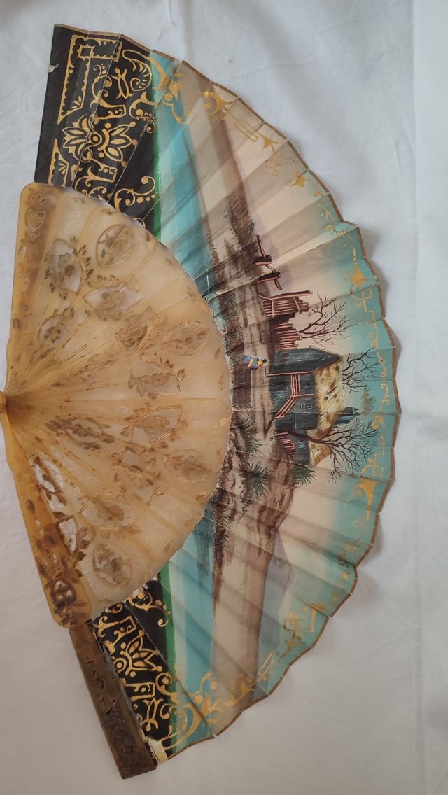 Abanico siglo XIX pintado a mano a dos caras