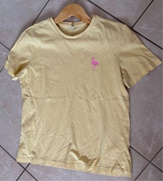 T-shirt gialla fenicottero rosa