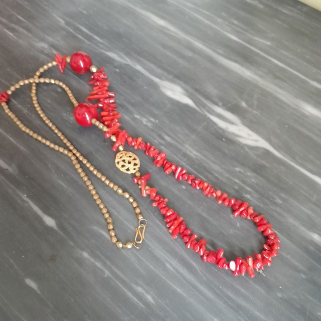 Collana in simil Corallo Rosso e Metallo Dorato