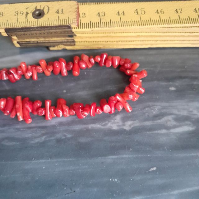 Collana in simil Corallo Rosso e Metallo Dorato