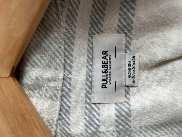 Camisa Pull Bear - Gris y Blanca