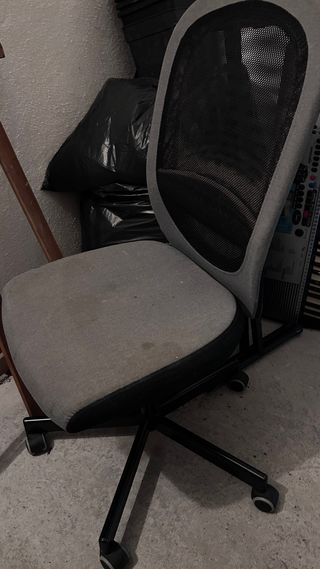 Silla oficina giratoria gris